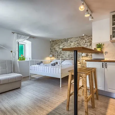 Lovely New Studio In The City Center 4****