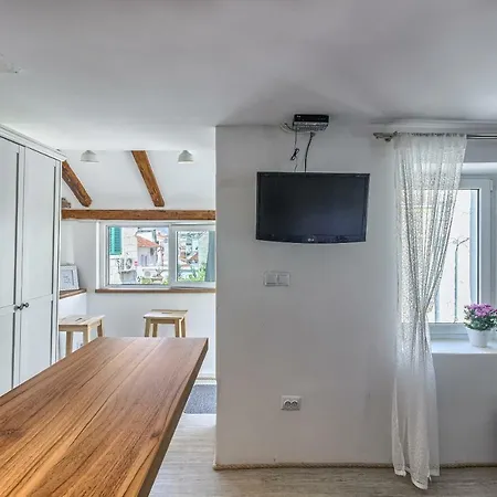 Lovely New Studio In The City Center 4****