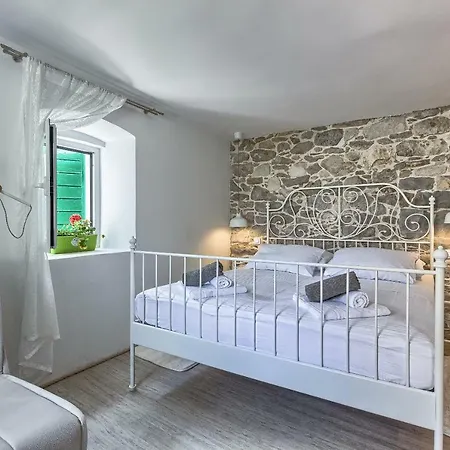 Lovely New Studio In The City Center 4**** Split